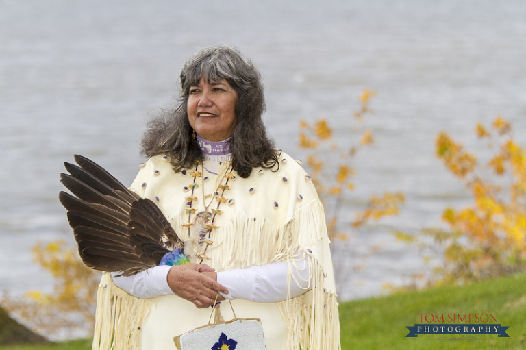 nauvoo photographer tom simpson native american dress by mississippi river