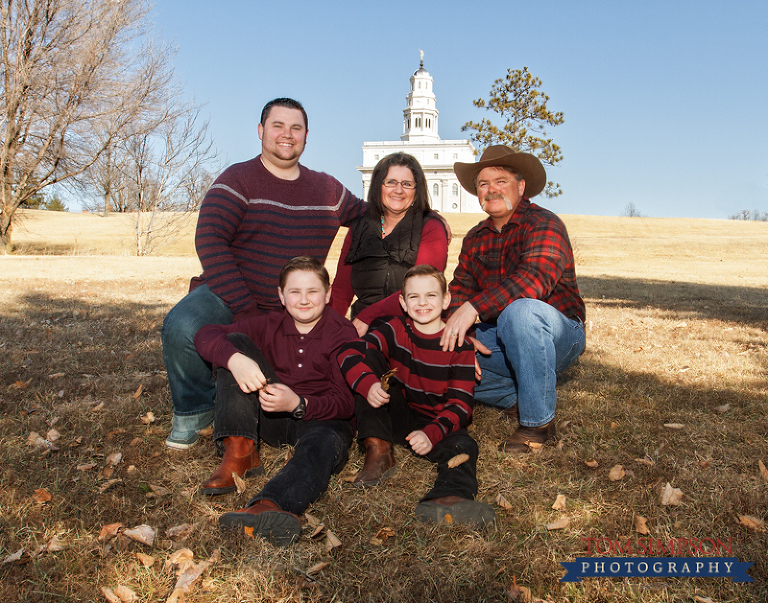 nauvoo temple fall family portrait 