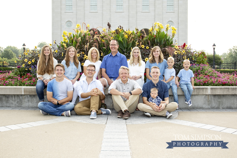 how to choose clothing colors for family photos