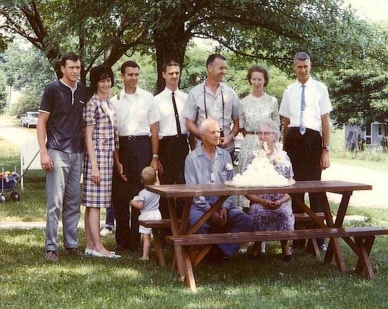 family reunion portraits share with family