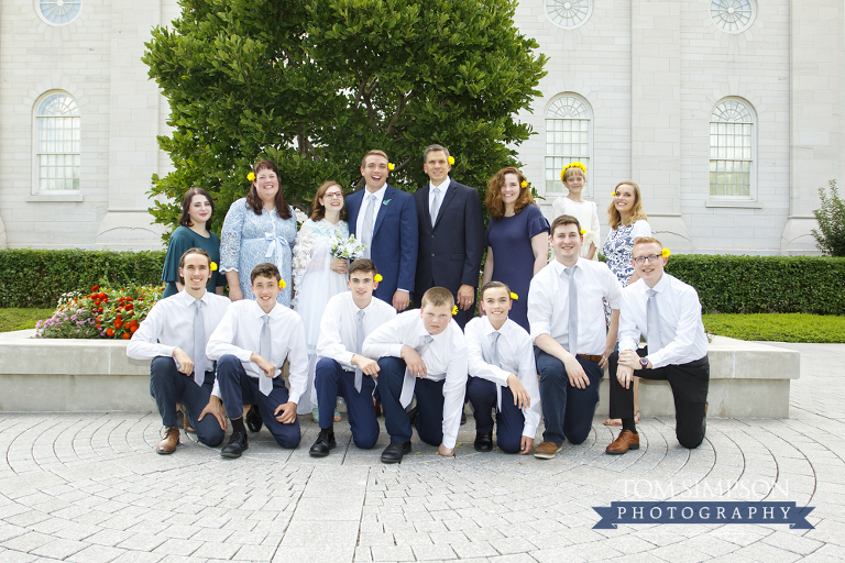 family group shots nauvoo weddings