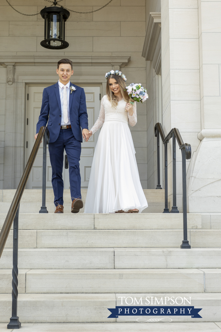 nauvoo temple wedding bride and groom