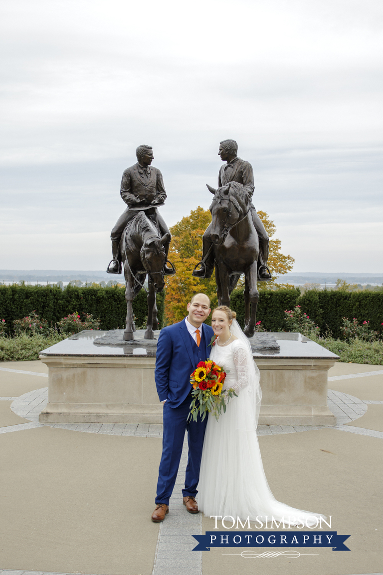 bride groom nauvoo bronze statue
